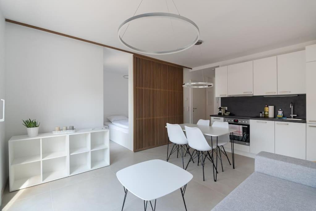 Neu Und Hell In Zentraler Ruhelage Mit Parkplatz Apartment Виена Екстериор снимка