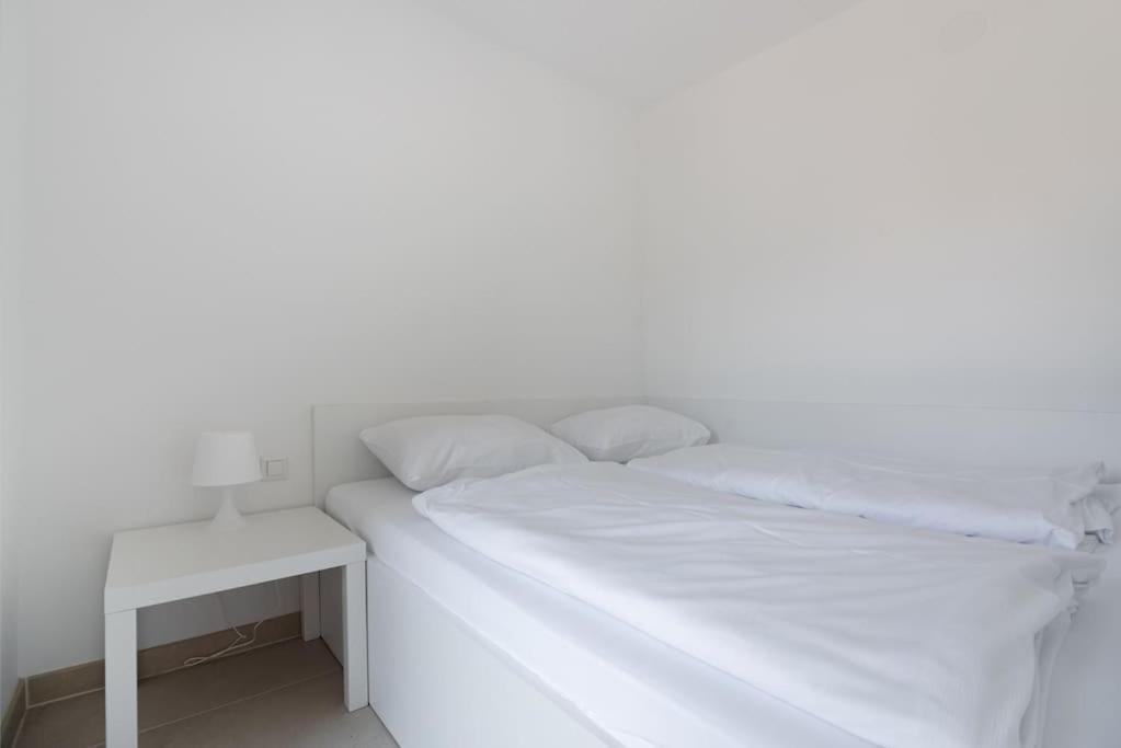 Neu Und Hell In Zentraler Ruhelage Mit Parkplatz Apartment Виена Екстериор снимка