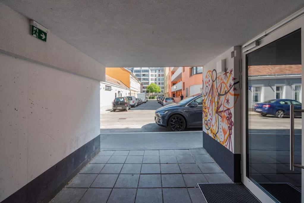 Neu Und Hell In Zentraler Ruhelage Mit Parkplatz Apartment Виена Екстериор снимка