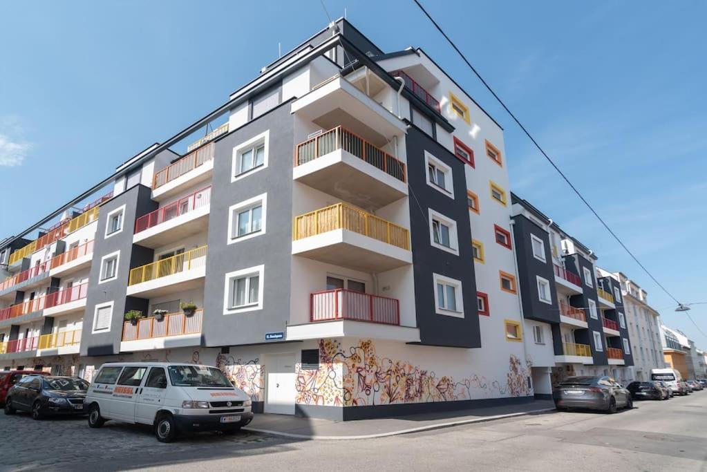 Neu Und Hell In Zentraler Ruhelage Mit Parkplatz Apartment Виена Екстериор снимка