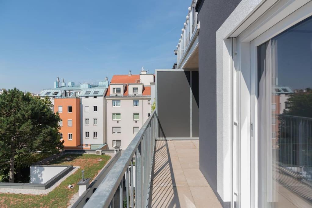 Neu Und Hell In Zentraler Ruhelage Mit Parkplatz Apartment Виена Екстериор снимка
