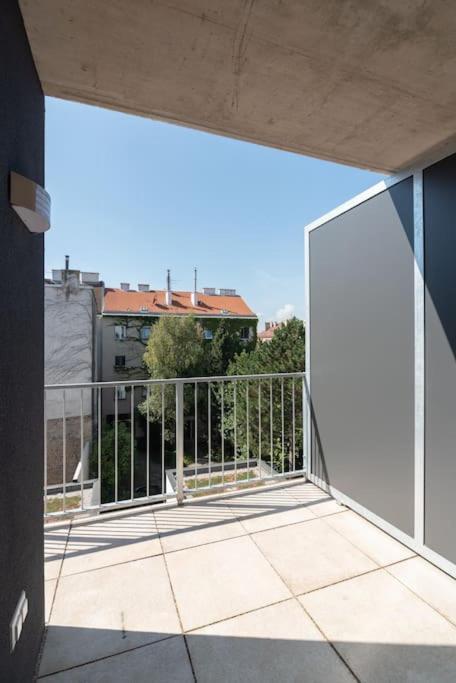 Neu Und Hell In Zentraler Ruhelage Mit Parkplatz Apartment Виена Екстериор снимка